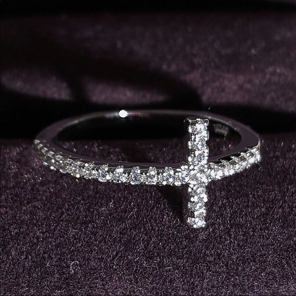 Jewelry - New Women’s 925 Silver Cross Diamond Ring